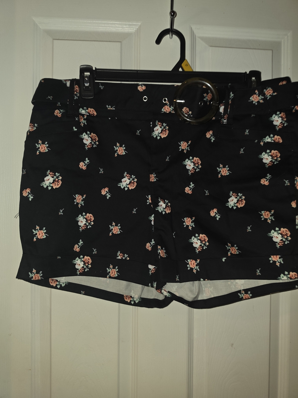 Floral Print Black Women's Belted Shorts Torrid Size 14 Cute